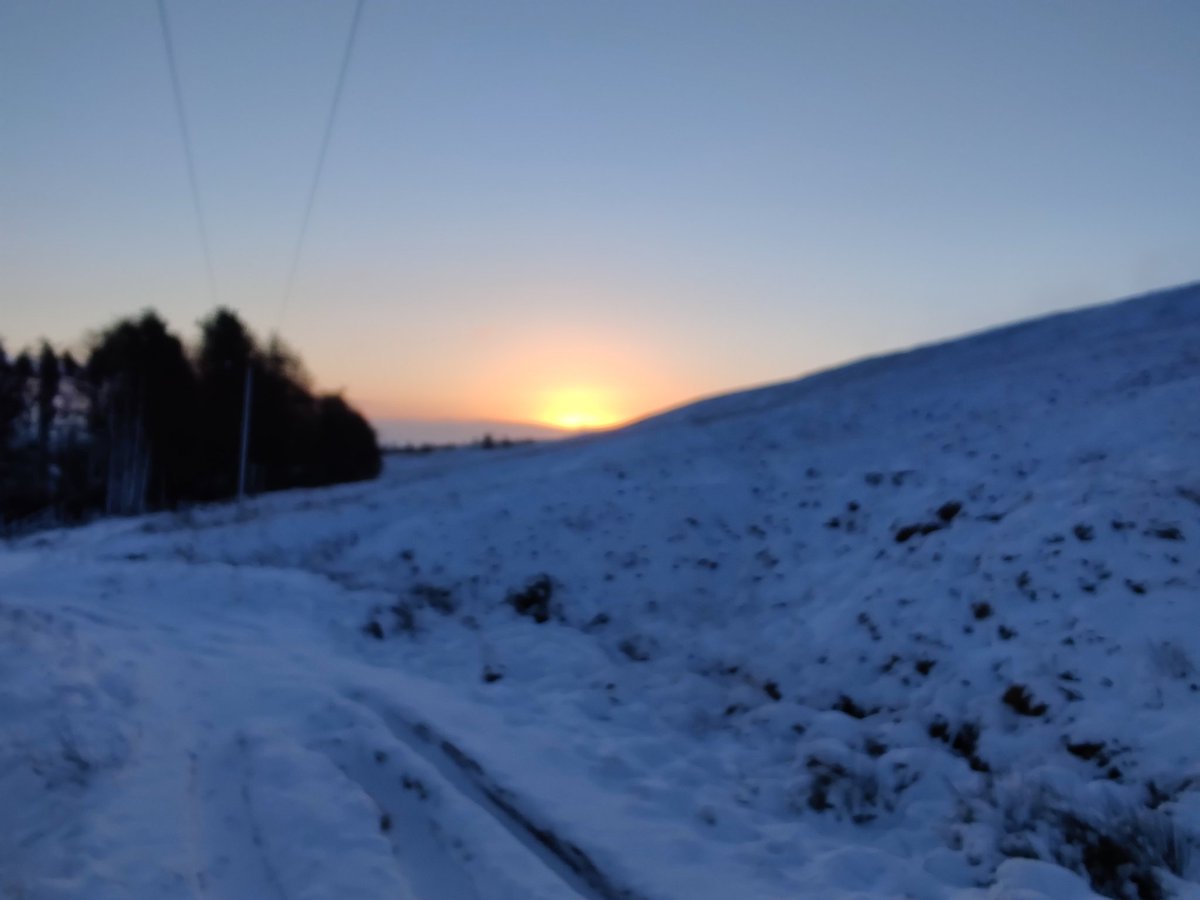 TimBain19's tweet photo. Sunrise the same day... https://t.co/hzpUC6ZVBw