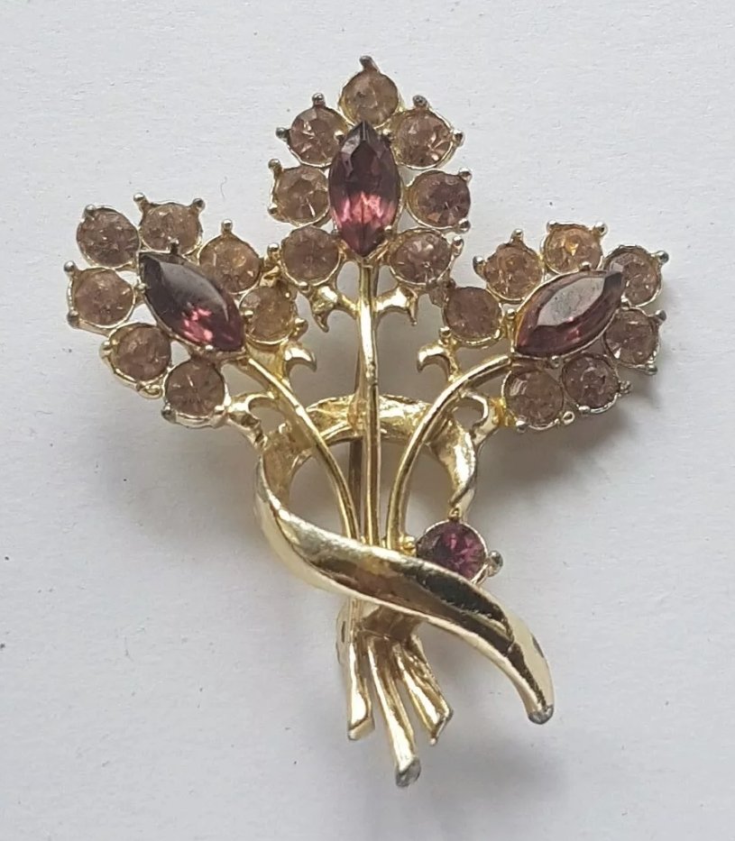 BustlesSilk's tweet photo. new brooches in store now! 

https://t.co/VErRoS5xBT https://t.co/9BLh3p4zx2