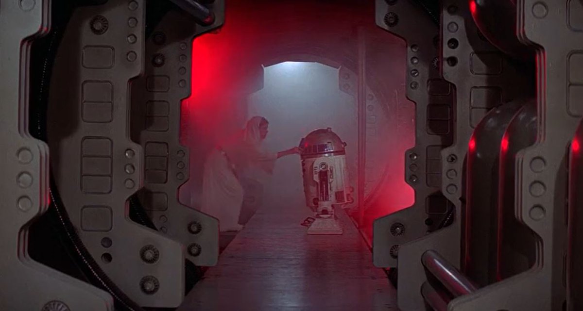 We barely can barely even make out Carrie Fisher, as Leia, shrouded in mistWhile she uploads the recording & Death Star plans, it is Artoo who conducts the "secret mission" to get to Obi-Wan/3