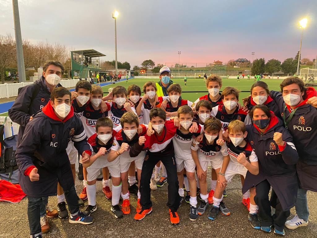 Segundo pasito: Semifinales ✅ 
Lo importante no es cómo se empieza, sino cómo se acaba.
A seguir aprendiendo EQUIPO!
#EscuelaHockeyRCPB 🔵🔴
#Cantera