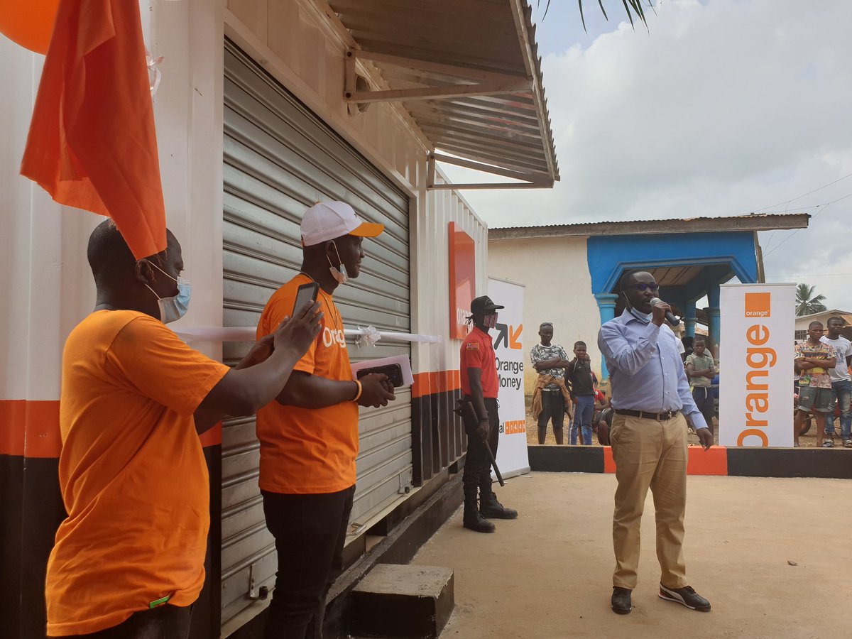 Chief__Isaac's tweet photo. Accompanied our CEO to officially launch our franchise outlet ( A modern fabricated container powered by solar) at rural community in Compound 3. This within our commitment to be a leader in digital &amp; financial inclusion tapping on the unbanked and excellent service provision https://t.co/otFPKCOg3y