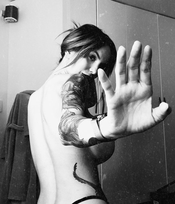 New set on my OnlyFans ?? https://t.co/c2ycRDwwJf https://t.co/X7XXO4MS5f