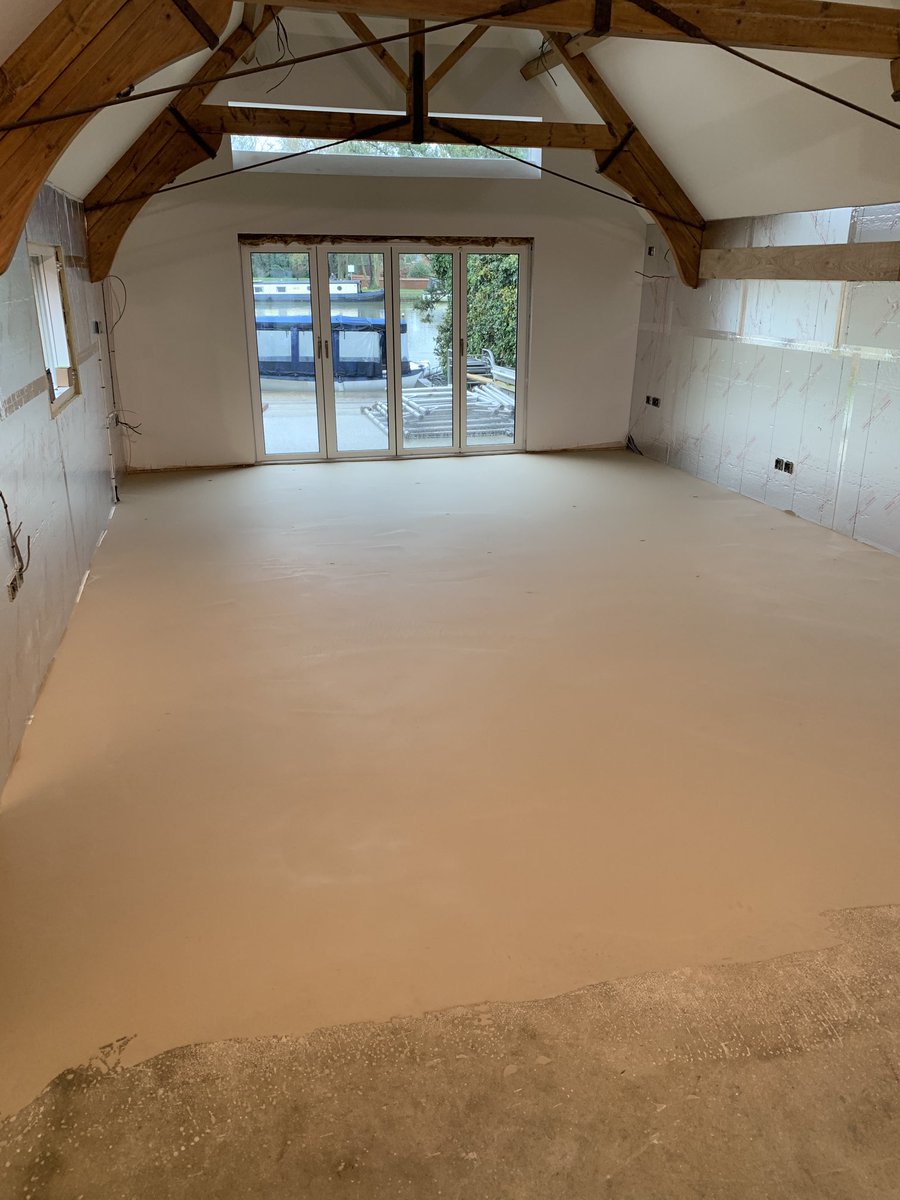lifetiles___'s tweet photo. Boathouse renovation underway. ⁦@tilemasteradhes⁩ RapidLevel30 helped prepare for the #largeformat porcelain #perfectlevelmaster clips needed on this one with ⁦@Dural_UK⁩ matting for peace of mind on a heated screed #river #thames #boat #Tiler #Lifetiles https://t.co/VE3LtG8lpp