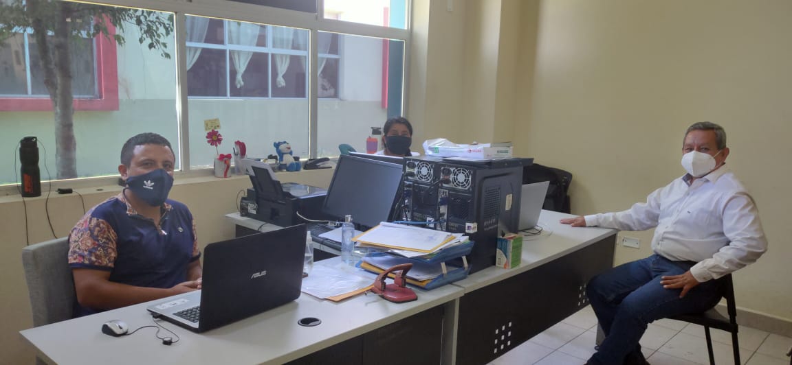 #SíALaEducación | <a href="/NelMor30/">Nelson Moran</a> Director Distrital 22D02 #Loreto #Orellana de <a href="/EducacionZ2_Ec/">Educación Zona 2</a>, conversatorio con autoridades y preparación de la Institución Educativa por ser recintos electoral para las elecciones 2021 en la Unidad Educativa del Milenio Amazonas.
#Elecciones2021Ec