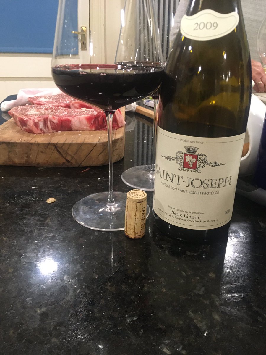 Gonon 2009 with Ribeyes. Granite and loganberries on the nose. Cool raspberry elements roll along with that spine of granite in the palate. Sumptuous but at 13% in 09, so cool and digeste. Grand vin indeed. @vinetrail <a href="/DrinkRhone/">Drink Rhone</a>
