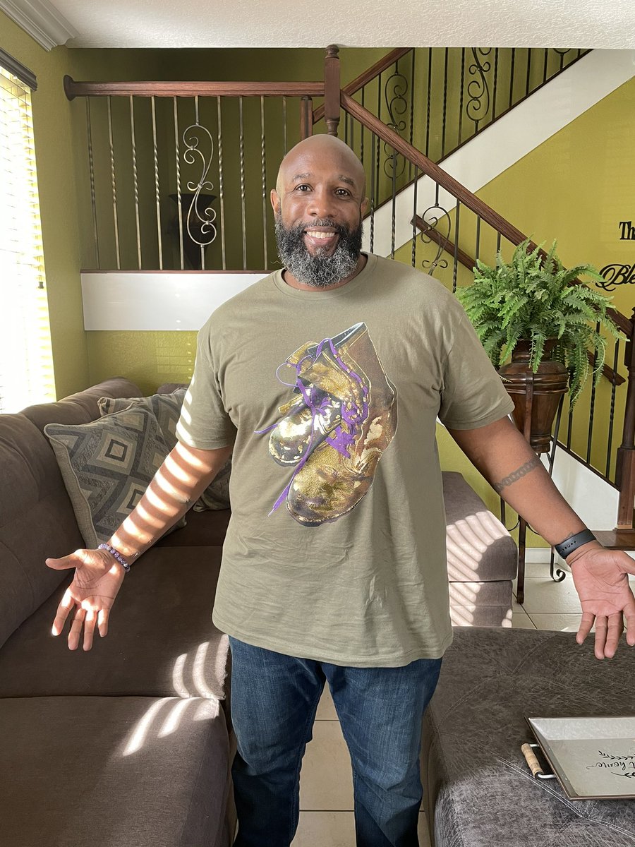 judgecbenjamin's tweet image. It’s Frat shirt Friday and my 48th cycle around the sun. Never could’ve imagined all the wonders Allah has showed me over these years. The lows and the highs are all a blessing. I thank Allah for his Mercy and his Grace. ISo from me to all of you - I LOVE YOU ❤️ ... #RepBenjamin