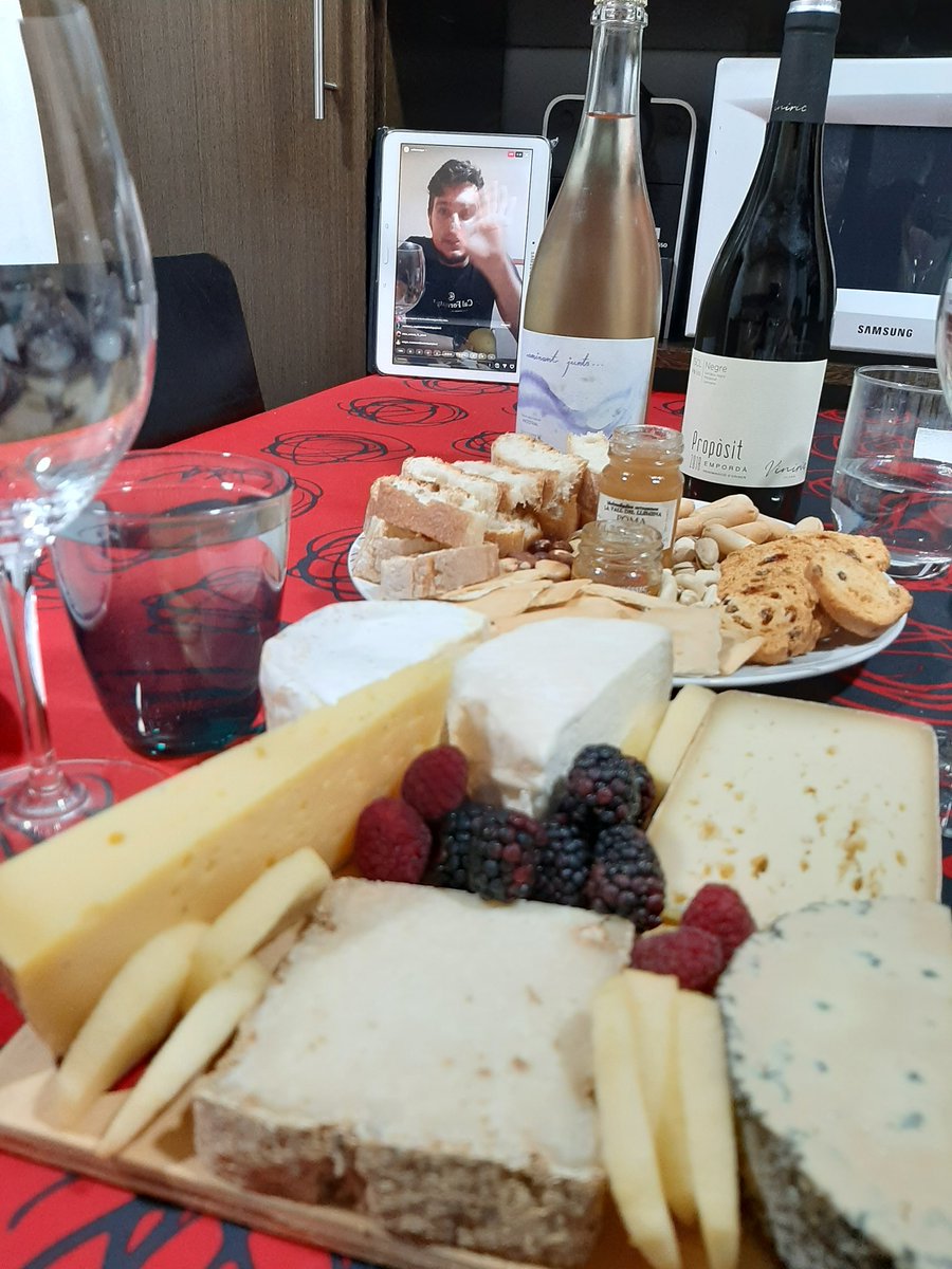 Plademaibosc's tweet image. El míting d'avui amb #CalFormatger. Carpe Diem.