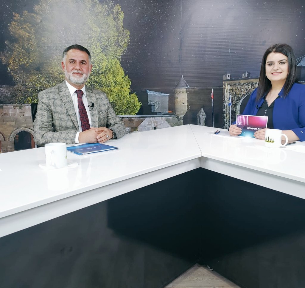 <a href="/Bitlistv/">BİTLİSTV</a>'nin "Gündem Özel Programında İl Genel Meclisi ve İl Özel İdaresi çalışmaları,yatırımları hakkında genel bir değerlendirme yaptık.<a href="/EnginGunceoglu/">Engin Günceoglu</a> <a href="/Vahit_Kiler/">Vahit KİLER</a> <a href="/tasar_cemal/">Cemal Taşar🇹🇷</a> <a href="/mehmetozhaseki/">Mehmet Özhaseki</a> <a href="/BitlisValiligi/">Bitlis Valiliği</a> @bitlismeclis13 <a href="/bitlisioi/">Bitlis İl Özel İdaresi</a>