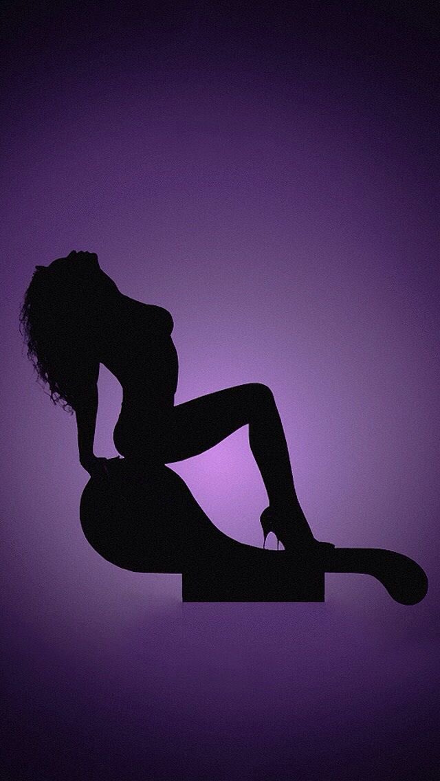 BeyonceFans's tweet photo. Beyoncé invented the #silhouettechallenge https://t.co/IuuiTnl27t