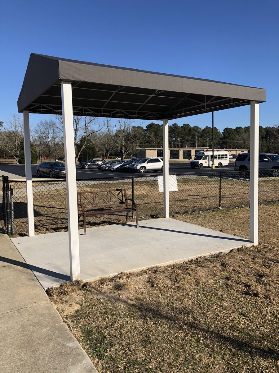 TKAFlorence's tweet photo. Thank you East Coast TVM, Palmetto Concrete and PTF for making sure our little lions are safe and dry while waiting in carline! And all in honor of Susan Lee❤️ https://t.co/Si2kbj0z3I
