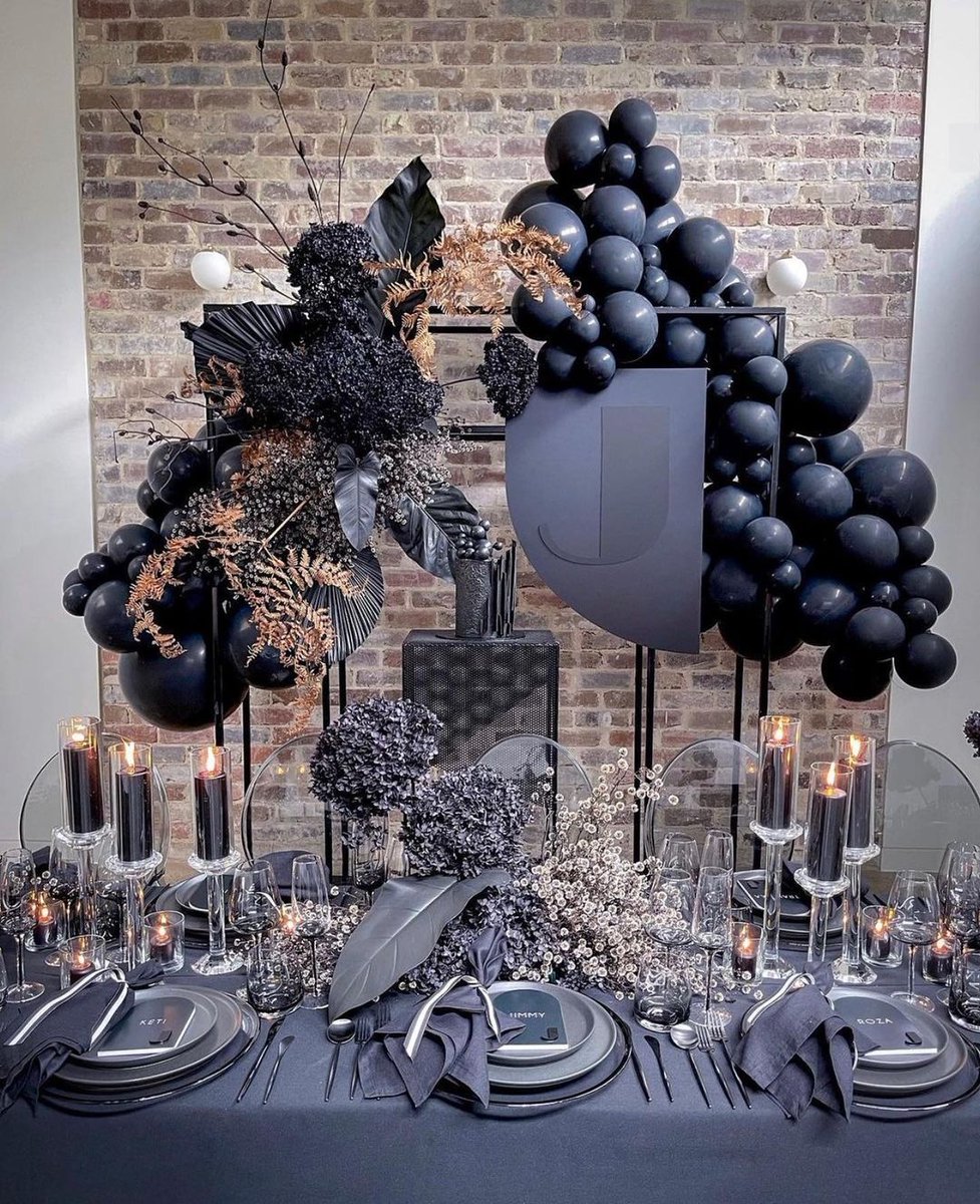 findmyplanner's tweet photo. Celebrating forty! 🖤
Credit: The Treasure Room
Visit: https://t.co/h7deYpvaXk
#eventplanner #eventstyling #eventinspiration #eventdecoration #partyplanner #partystylist #partyinspiration #balloonstyling #partydecoration #40thbirthday https://t.co/nfIif9wEU3