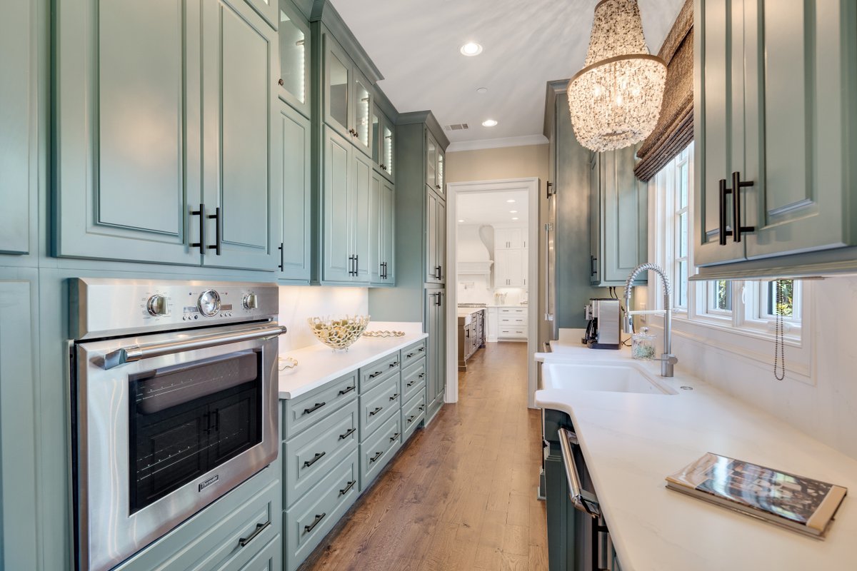 MagnoliaHomes's tweet photo. Happy Friday โจ Wishing you a weekend just as fun & dazzling as this catererโs kitchen! We love helping our homeowners add in the details that perfectly portray their personality and fit their lifestyle!
#magnoliahomes #movingtomemphis #movingwithmagnolia #movetocollierville https://t.co/4pjozZbkvt
