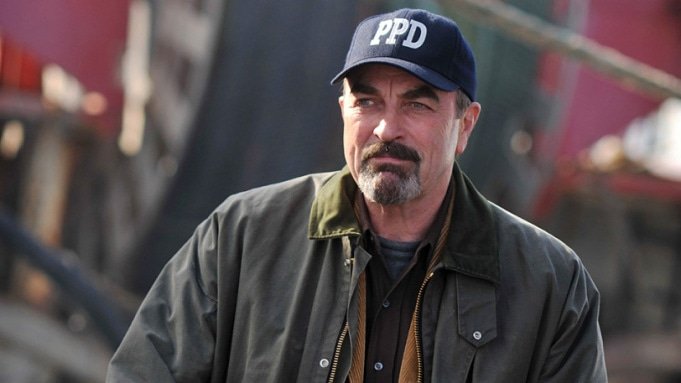 HAPPY BIRTHDAY BONNE FÊTE TOM SELLECK!!      