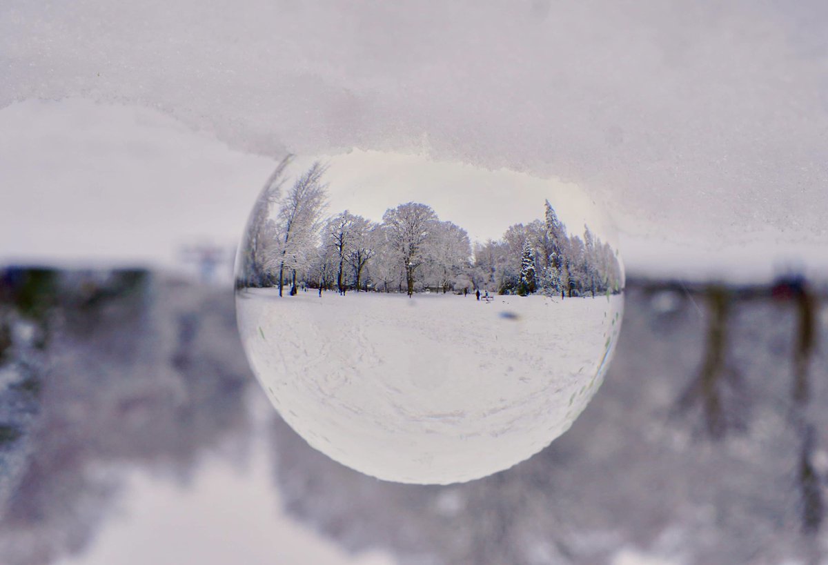 EigoOmotenashi's tweet photo. Is it going to snow this weekend again? ❄️🇬🇧☃️ #lenseball #snow #photography https://t.co/3ySgoMmDoJ