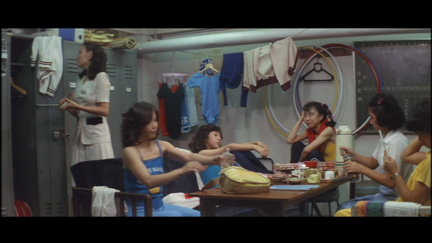Orient_Paradiso's tweet photo. ¡Sesión GOLFA de medianoche!
FEMALE GYM COACH: JUMP AND STRADDLE (1981) Otro Roman #Porno de la #Nikkatsu, esta vez ambientado en el mundo de la gimnasia rítmica. 67 min. que se hacen bastante distraídos con chicas gimnastas y algún que otro pervertido. Para amantes del picante. https://t.co/j2bO45tOJz