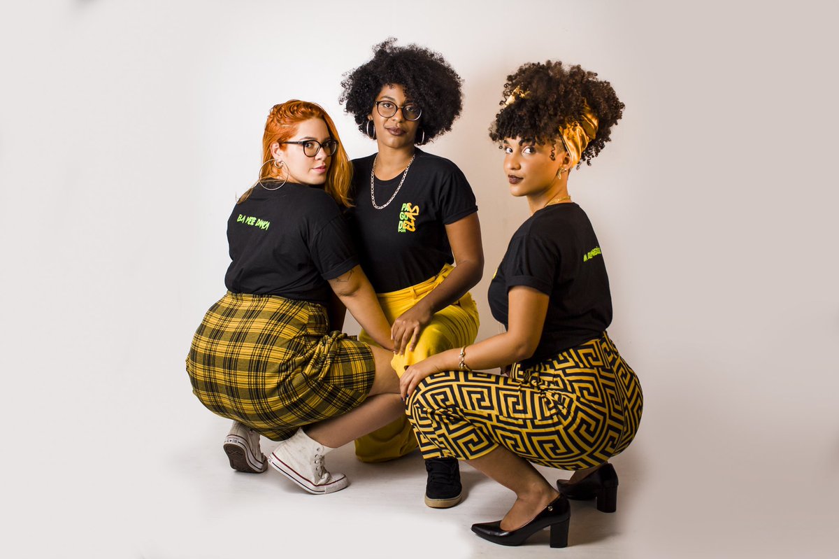 pagodeporelas's tweet image. Enfim, as pagodeiras aquecendo pro lançamento do primeiro e único audiovisual sobre as mulheres do pagode baiano.

Clica: bit.ly/2YmogkD

#NovaDecadaDoPagodao #MulherNoPagode #PagodePorElas