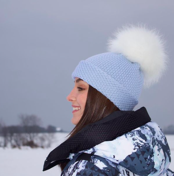 LindoFfur's tweet photo. 2 Hats + 2 Poms = 4 Looks!🤍💙

Featuring:
* XL Pur White Raccoon Pom
* XL Midnight Navy Pom
* Blue Dust Waffle Hat
* Pewter Après Hat https://t.co/BCPtODtgH6