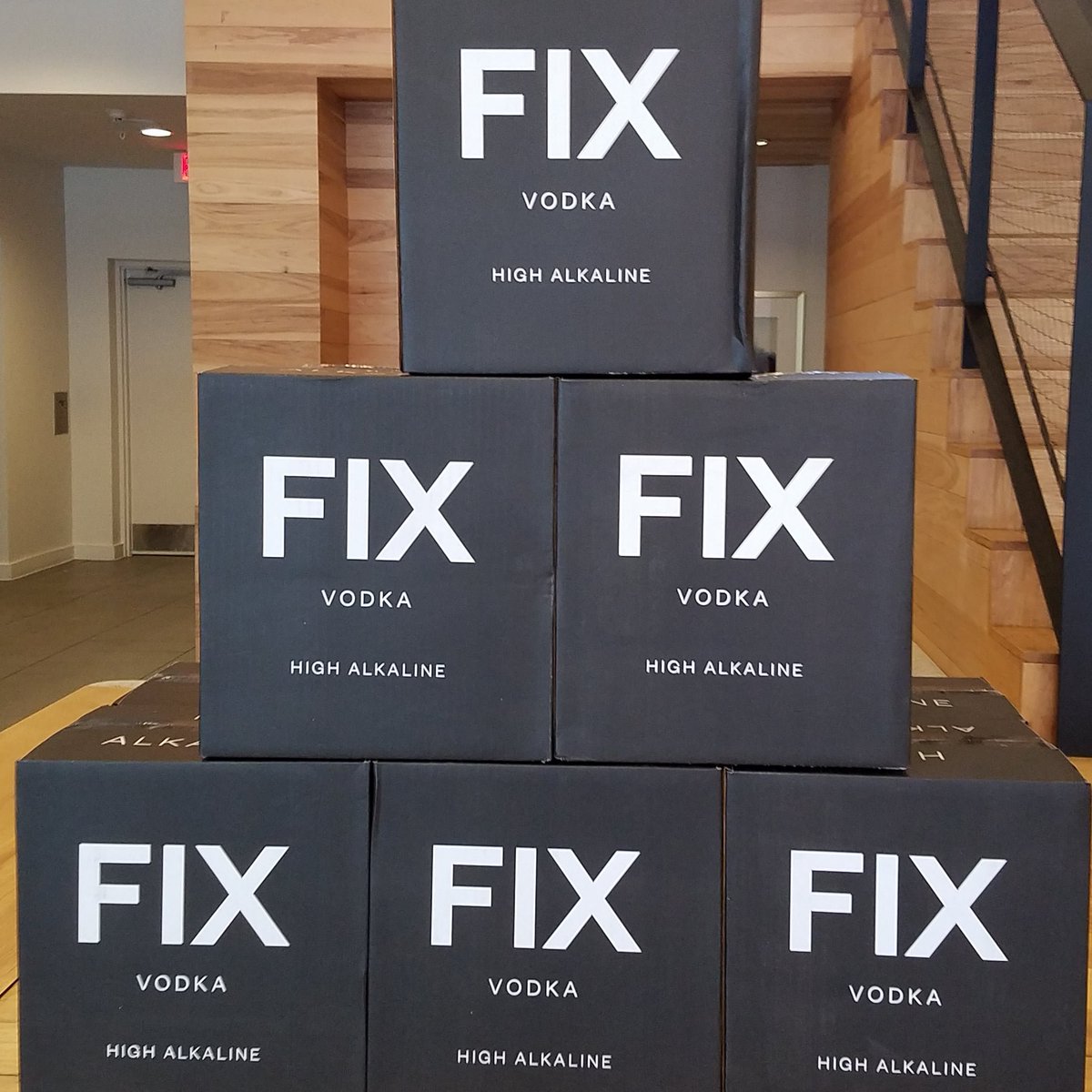 VodkaGirlATX's tweet photo. One, two, three, four, five...FIX!
Fix Friday that is. #TGIF #friyay #fridayfeeling #fixvodka #vodka @FixVodka https://t.co/CkKkFs9Por