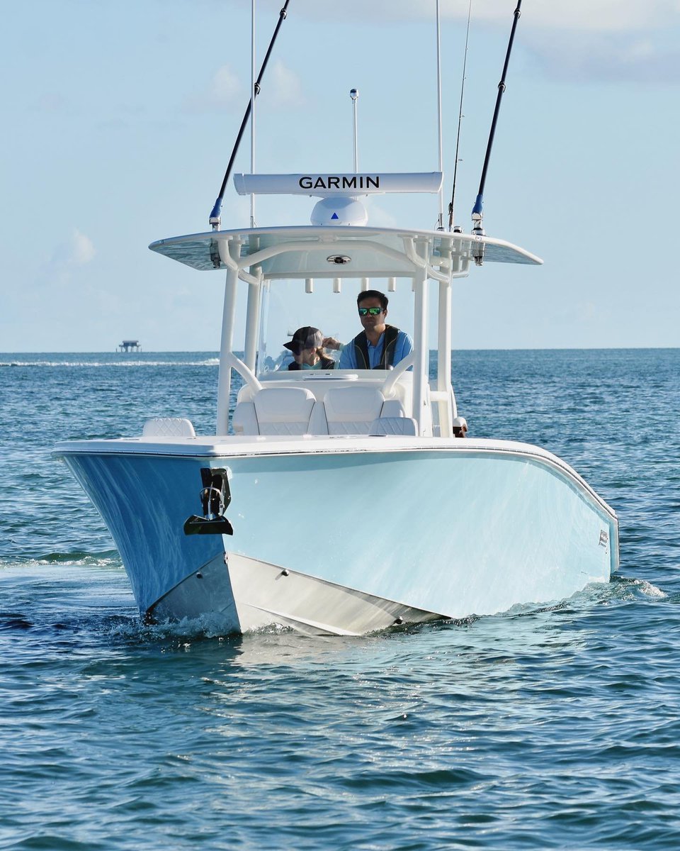 JupiterMarine's tweet photo. How are you spending the #Weekend on your Jupiter❓Fishing or Cruising⁉️
#SportFishing #Jupiter32 #Paradise https://t.co/RKalHMPUrH