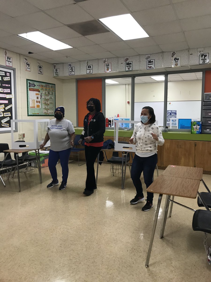 MrsL_Pate's tweet photo. #CavCare was provided by #FootworkLLC today. We truly appreciate them getting us up and moving by Line Dancing. We really enjoyed ourselves. #Wobble #BikersShuffle #JustFine @RNECavaliers @mark1_sims @Sabrina_suber @RNE_Counseling https://t.co/48UwEiwPa2