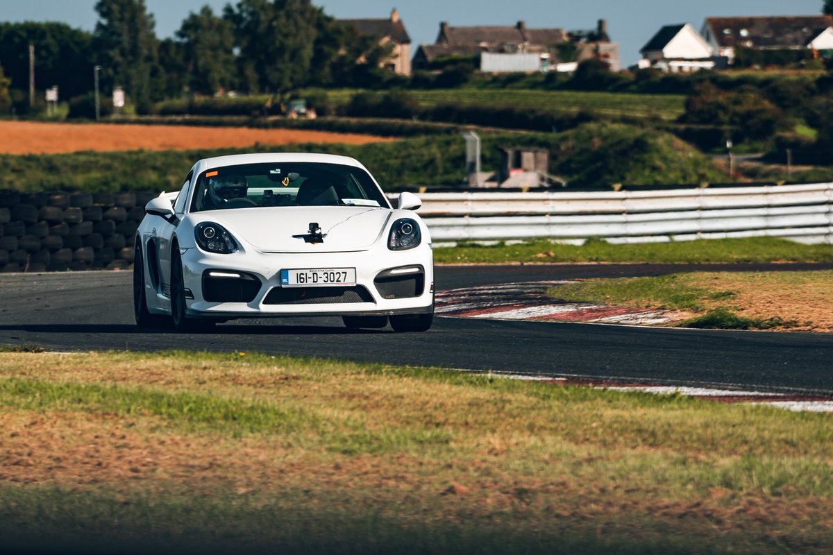 Porsche Cayman GT4. Looks fast even while parked. #pcitribe #porsche #porschecayman #porschecaymangt4 #porsche981