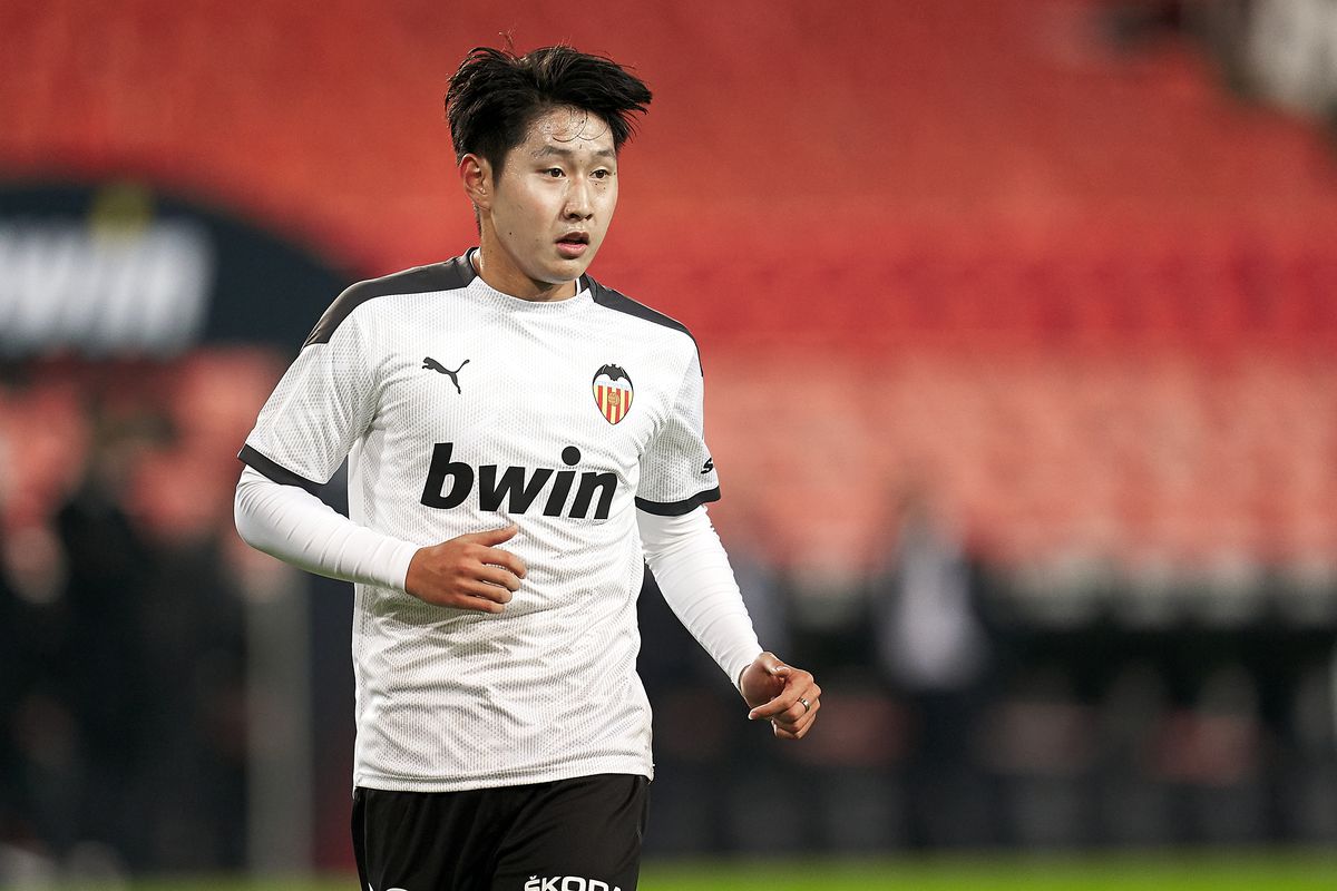 39.Name: Kang-in LeeAge: 19Lee has struggled to get consistent game time this season under Valencia, despite being one of Valencia’s most exciting prospects. Lee is excellent on the ball and has been the only sign of hope for Valencia fans, alongside Carlos Soler.