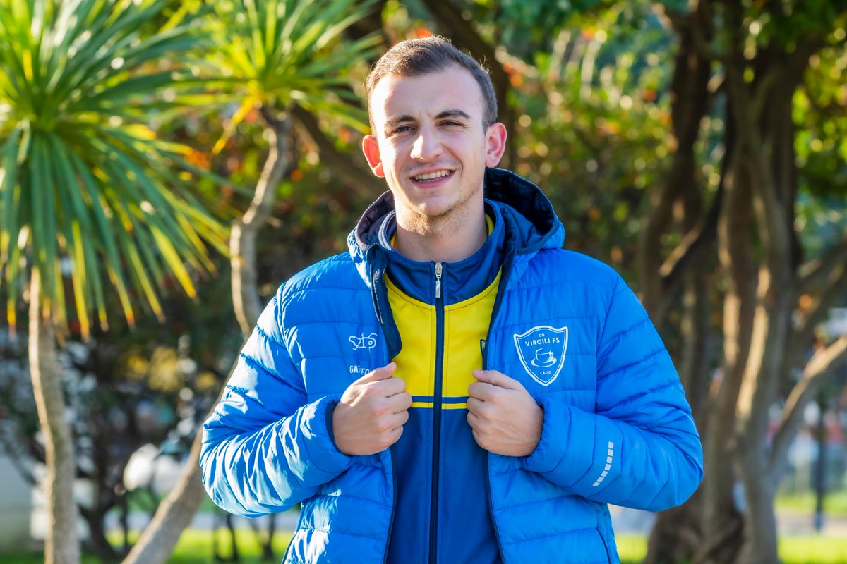 Nuestro portero Pepe Sánchez (<a href="/Pepito_ud11/">Peepe</a>) resultó lesionado en el último partido contra el <a href="/NazarenoDHFS/">Torneo Seguridad Nazareno Dos Hermanas FS</a>.

Tras su visita a la clínica <a href="/kinesys25/">Kinesys Sport</a> se ha confirmado que sufre una rotura por contusión de la fascia del vasto interno con sartorio y crural.