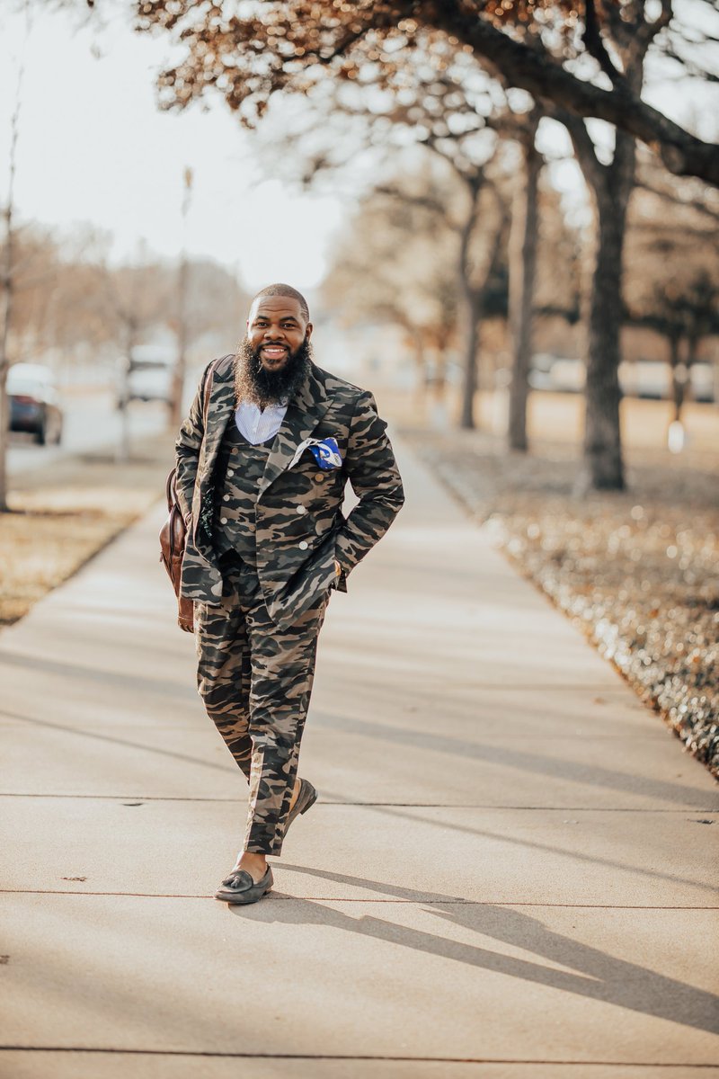 Quitefrank's tweet photo. So this year we fckn with patterns
Like for #Camouflage 👍🏽
Rt for #Houndstooth 🔄
Suits by @FandACustoms
#beardandsuits #patterns https://t.co/b8ZzGqyzKZ