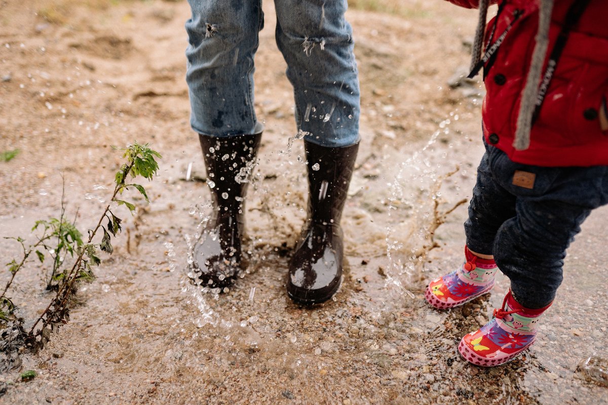 LohDown's tweet photo. Is playing with dirt making our kids healthier? @MarjaRoslund from @helsinkiuni @UHEcoEnvi and her colleagues revealed so! #kids #germs #healthy #children #healthcare @TampereUni @UniEastFinland @FnMotol #ISLAB @LukeFinlandInt 

https://t.co/8W3ydgbC0w https://t.co/pctgbBPNP4