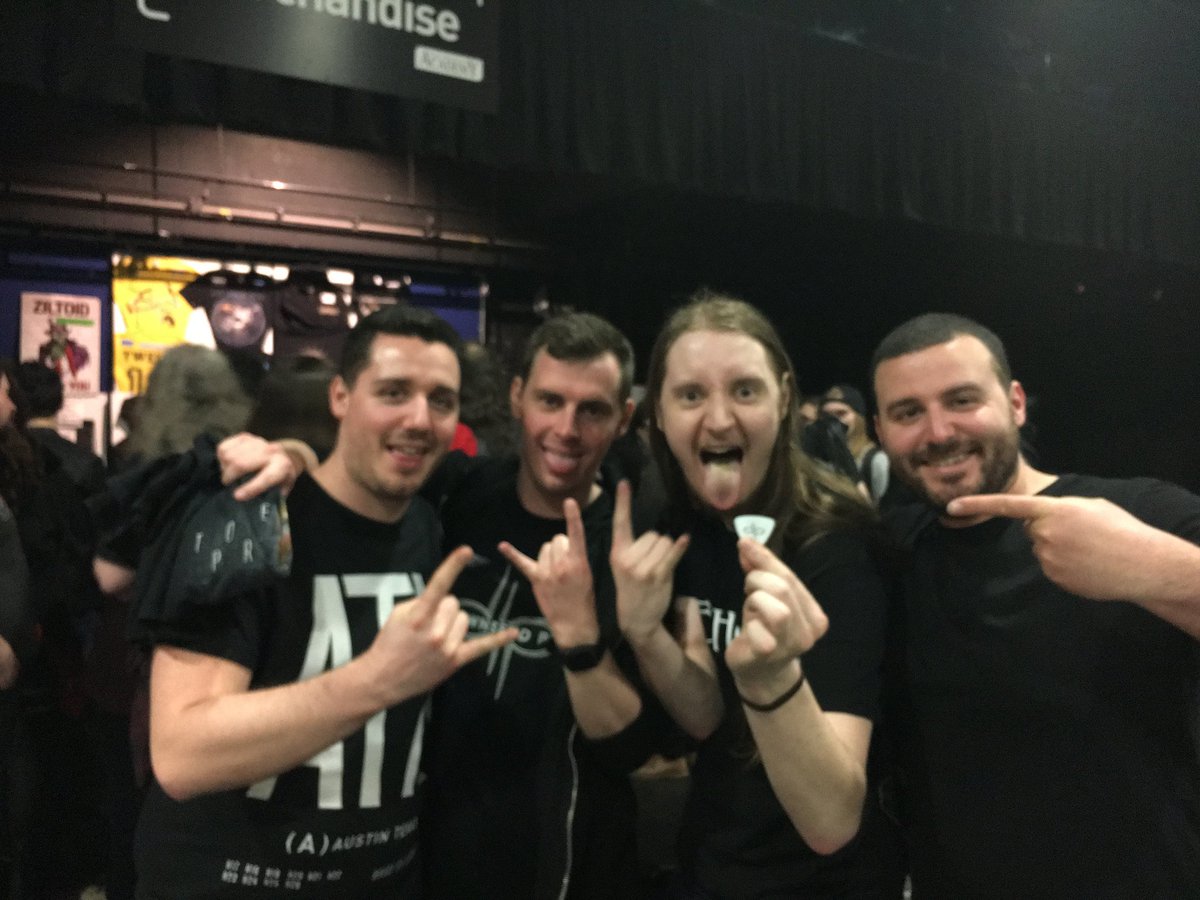 mattcbr47's tweet photo. @dvntownsend had a dream about you the other night.. Dreamt I was at one of your gigs. They say you dream about what you wish for... wishing for your safety, all of ours infact. Wishing for the day this happens again. (See attached pic) ps. pic as in pic and not pick in the pic😘 https://t.co/25iLyDRA7j