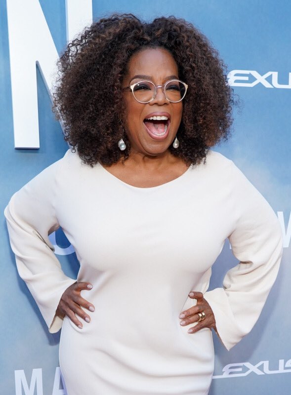 Maggietvshow's tweet photo. Happy Birthday 💃🏾🎂🥳 🤩 to the Queen of talk 👸🏾🎙📺🎥 my curly hair 👩🏾‍🦱 and talk show inspiration @Oprah 

#happybirthdayoprah #queenoftalk #oprahwinfrey #oprahquotes #oprahmagazine #blackgirlmagic #hope #faith https://t.co/voqQywE383