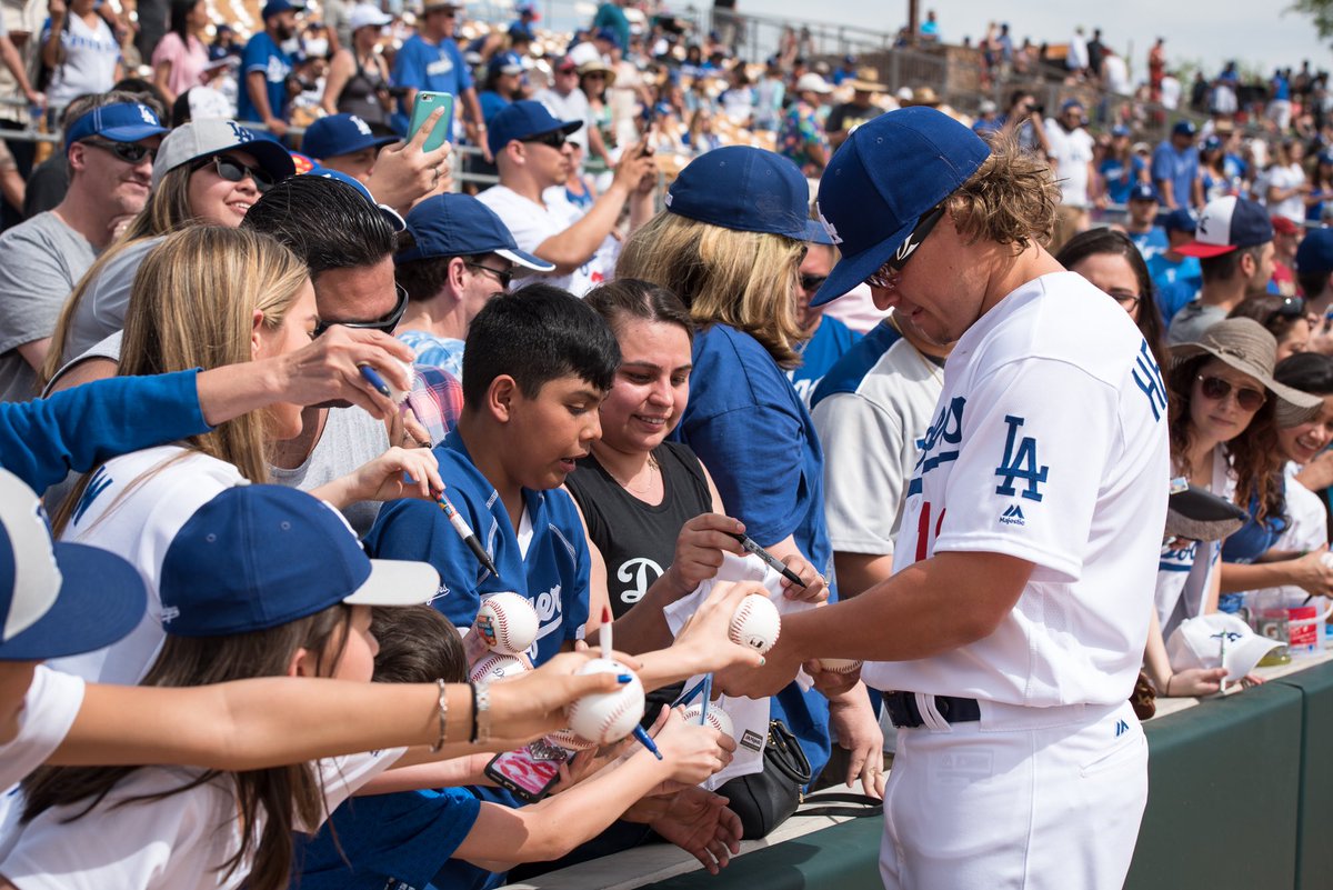 GLeighPhoto's tweet photo. @kikehndez Duuuude, I will miss watching you so much! I remember the first time i “met” you. I got a super rare opportunity to photograph a spring training game. I distinctly remember you walking onto the field, with a child like enthusiasm, and I was captivated! You will be missed, Kike! https://t.co/XTXqy5axpm