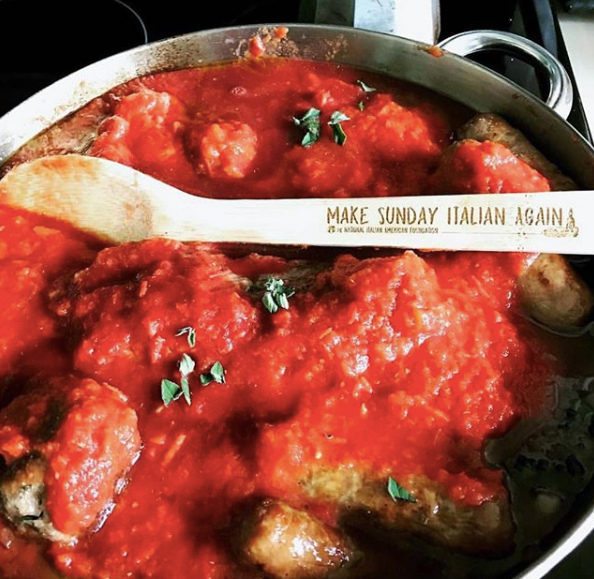 niaforg's tweet photo. Valentine’s Day lands on a Sunday this year! So make #sugo for your valentine with NIAF’s #MakeSundayItalianAgain wooden spoon! Order by February 2 for delivery by February 14: https://t.co/MrQOxQSBHF.  
#SundayDinner #Italian #valentinesdaygift #ValentinesDay https://t.co/EOCQOevLIH
