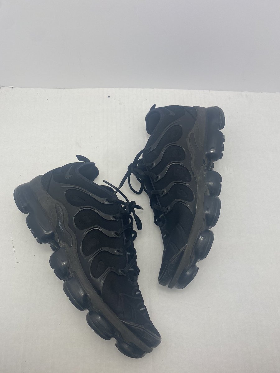 H_preme's tweet image. Kicks For Sale!

Black Vapormax 
Size 10.5, Used, Og All
$105 Shipped 

White Gucci Slides
Fits Size 10, Used, Og All
$115 Shipped