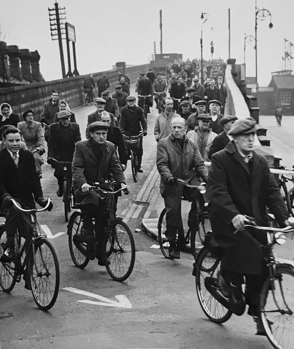 rorymeakin's tweet photo. Pictures of British roads in the 1930s: Bedford, York and Barrow (via @carltonreid) https://t.co/Y58hurZtzg