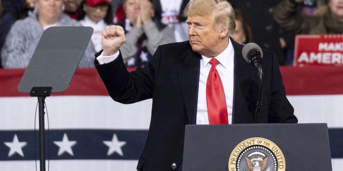 Live5News's tweet photo. Report: Ohio lawmakers to introduce bill creating “President Donald J. Trump Day”
https://t.co/DOub7TCvTX https://t.co/1jYmglypKf