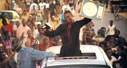 11) Quelques distinctions :En 1994, après l'album Wommat, vendu à des millions exemplaires, obtient plusieurs disques d'or en Europe.Grammy Award en 2004 (album Égypte)Polar Music Prize (2013)Praemium imperiale ou '' Nobel des Arts '' (2017).