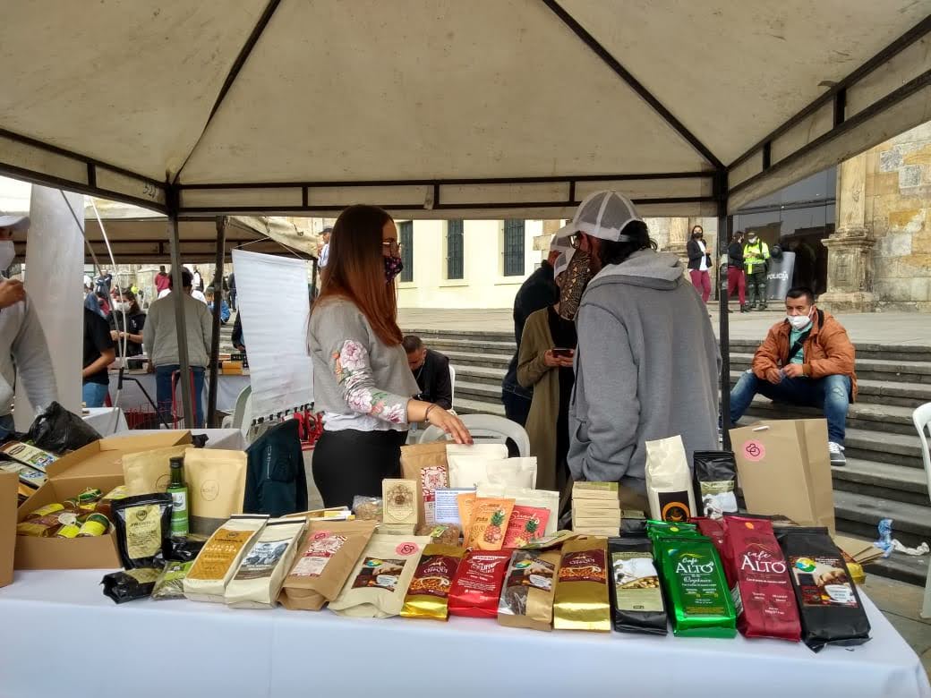 CsiviComunes's tweet photo. "Si bien el 40% de los proyectos productivos colectivos aprobados por el CNR se encuentran fuera de los ETCR, estos proyectos abarcan sólo al 11% de los excombatientes que viven en estos espacios" Secretario General de la ONU sobre la Implementación del Acuerdo Final https://t.co/H3YN1WLX9x