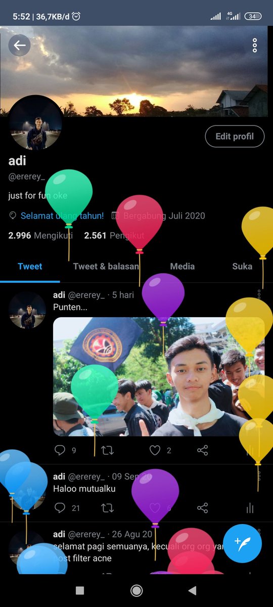 ada yang mau beli balon?