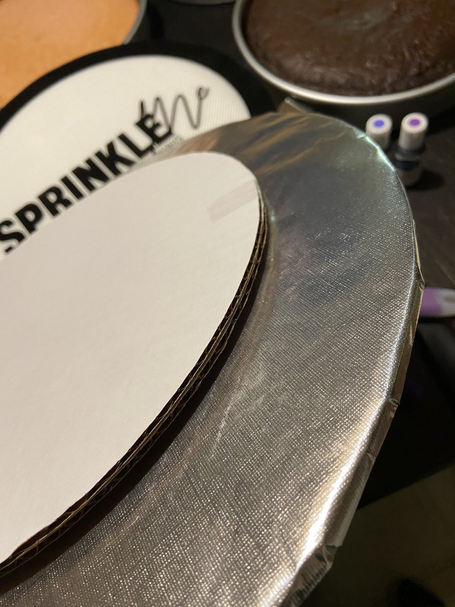 Pudges_Shoppe's tweet image. Need height added to your cake? Use smaller boards on top of the display board and frost your cake as you normally would. I’m using a 14” board with two 10” boards for the added height. #AddHeight #CakeBoards #Dessert #LoveWhatIDo #PudgesSweetShoppe #MeetingYourSweetToothNeeds