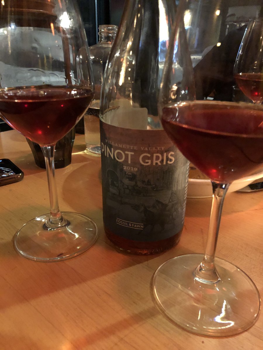 SotoriousJOE's tweet photo. Vern’s is the best restaurant in Rochester &amp; I will fight you on that. Love  @fossilandfawn especially this pino gris. Did somebody say odd &amp; yummy?! https://t.co/KSAqTlP7DX