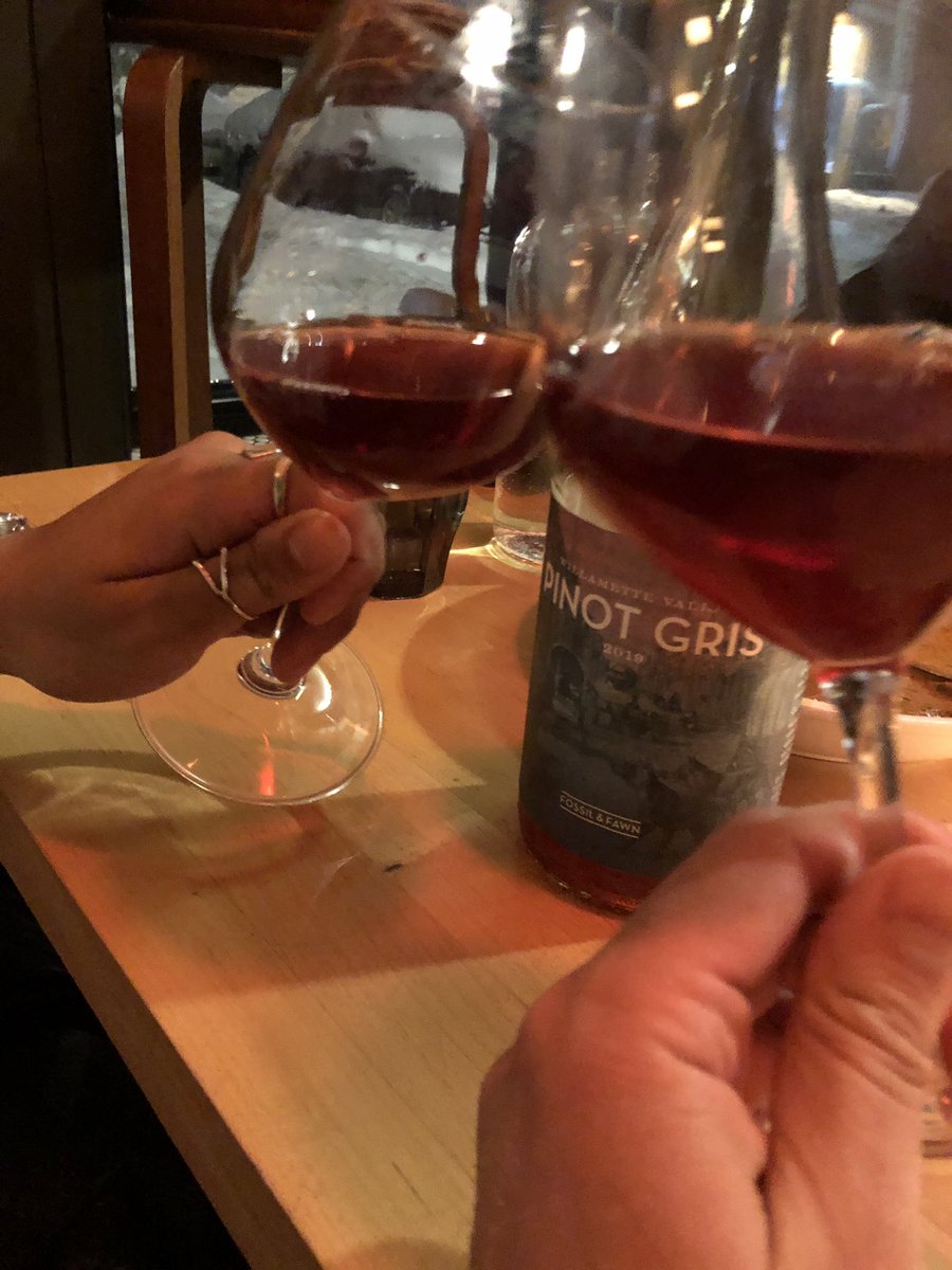SotoriousJOE's tweet photo. Vern’s is the best restaurant in Rochester &amp; I will fight you on that. Love  @fossilandfawn especially this pino gris. Did somebody say odd &amp; yummy?! https://t.co/KSAqTlP7DX