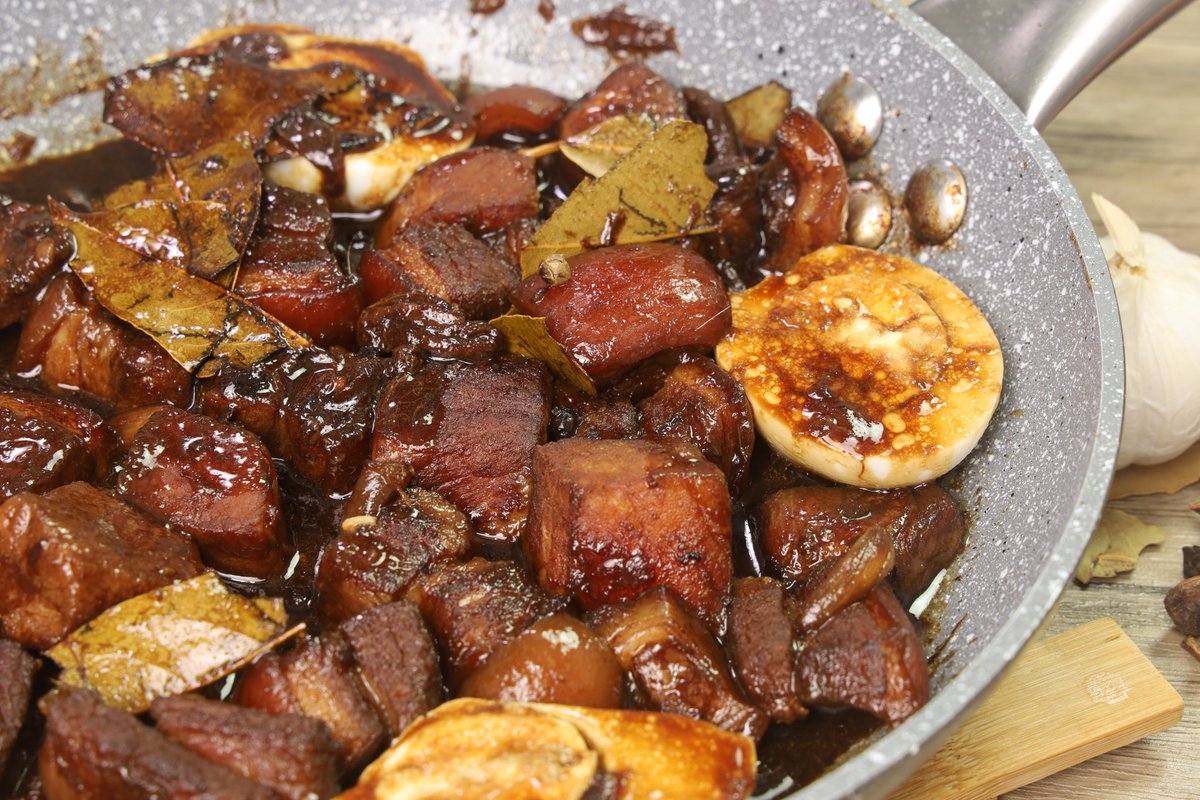 FriendcheapM's tweet photo. THE BEST PORK ADOBO RECIPE
Watch Full Video Here: https://t.co/ThJAraBMbT

Pork Meat marinated in Soy Sauce, Sugar, Peppercorn, Bay leaf, Red Onion, Garlic. Marinated Overnight. Cook and Simmer Best serve with Boiled Eggs

#Porkadoborecipe #adobongbaboy #Howtocookporkadobo https://t.co/TFoSrjuZwy