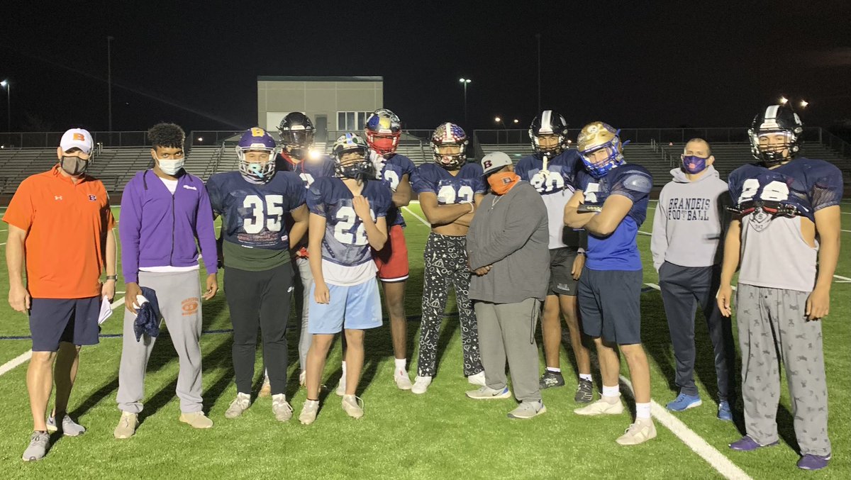 dbranscom's tweet image. I had a tremendous week coaching these young men👏🏼👏🏼  A really #GREAT group that took pride in their work‼️  Excited to see them fly around tomorrow🚀  #LINEBACKERS #GOLDSQUAD @SA_Sports