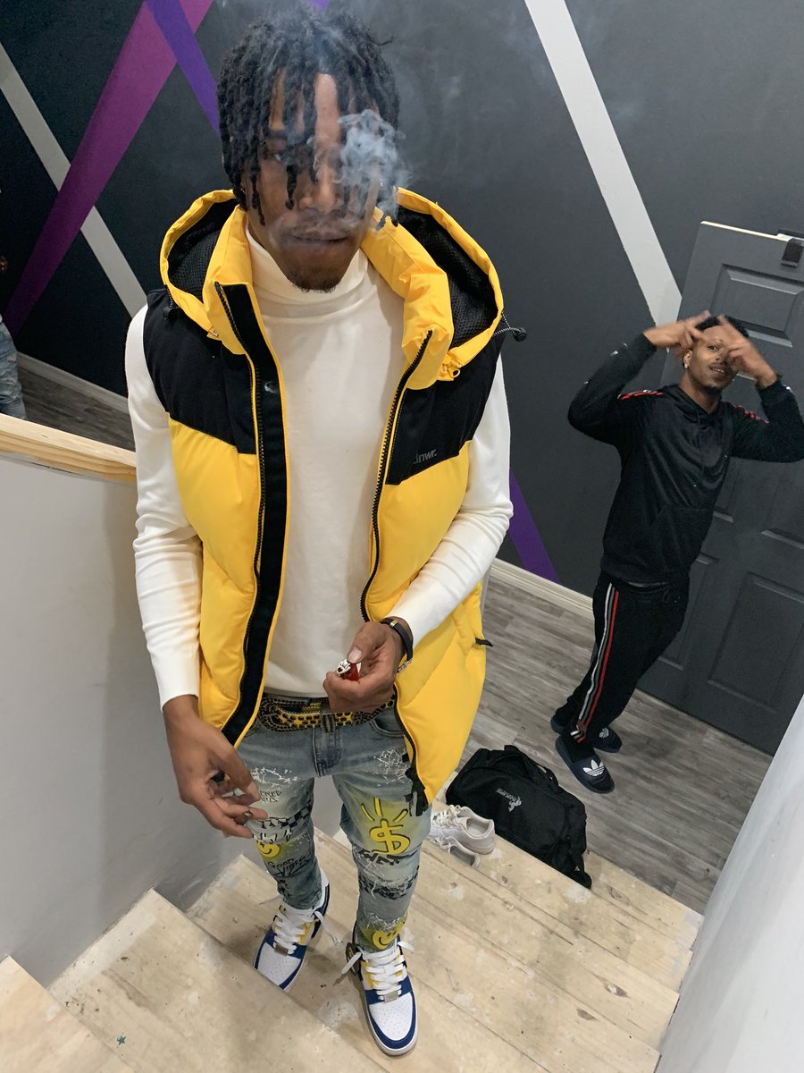 YoungTrapp23's tweet photo. 💛💙 #LLS #LLBBK https://t.co/NZXKCaC4Q2