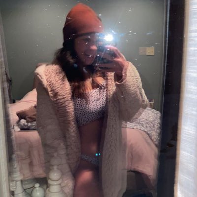 abbydcampo's tweet photo. #NewProfilePic hottubbin in 11 degrees >>> https://t.co/QU0QdkiGJs