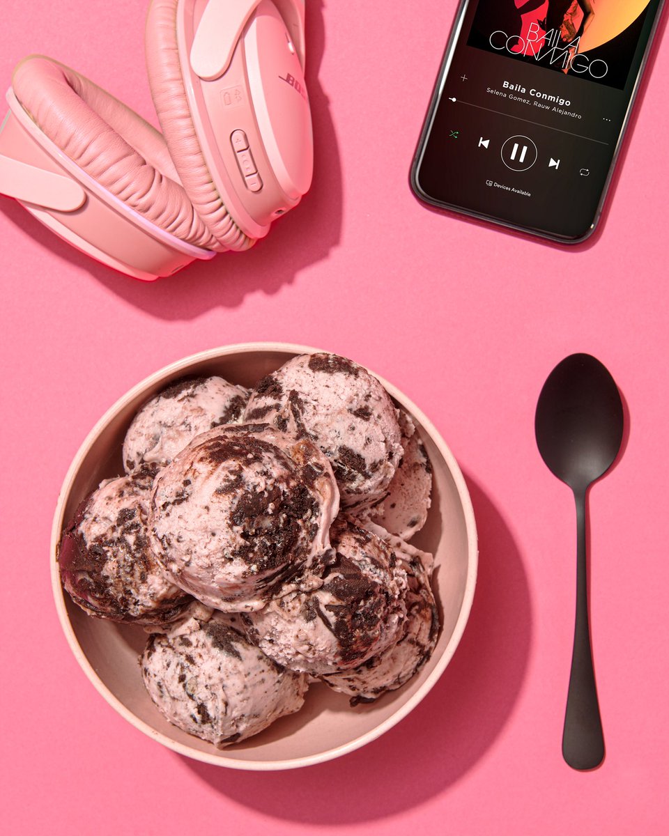 Eat_Serendipity's tweet photo. When @selenagomez’s new single is so 🔥  you need three extra scoops to cool you down. https://t.co/CJm1SWQYLB