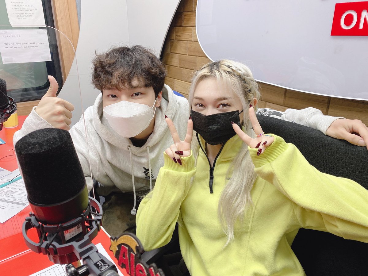 AleXa_Brasil's tweet photo. [📸] 22.01.21 ㅡ Atualização da Music Access com AleXa no twitter.

"#2ALEX com #AleXa 🧝‍♀️

Hoje, falamos de histórias sobre <Viagens>.🧳💕

Estava repleto de histórias emocionantes, assim como as viagens. 💌"

#AleXa #알렉사 @AleXa_ZB https://t.co/R9ljidgfXo