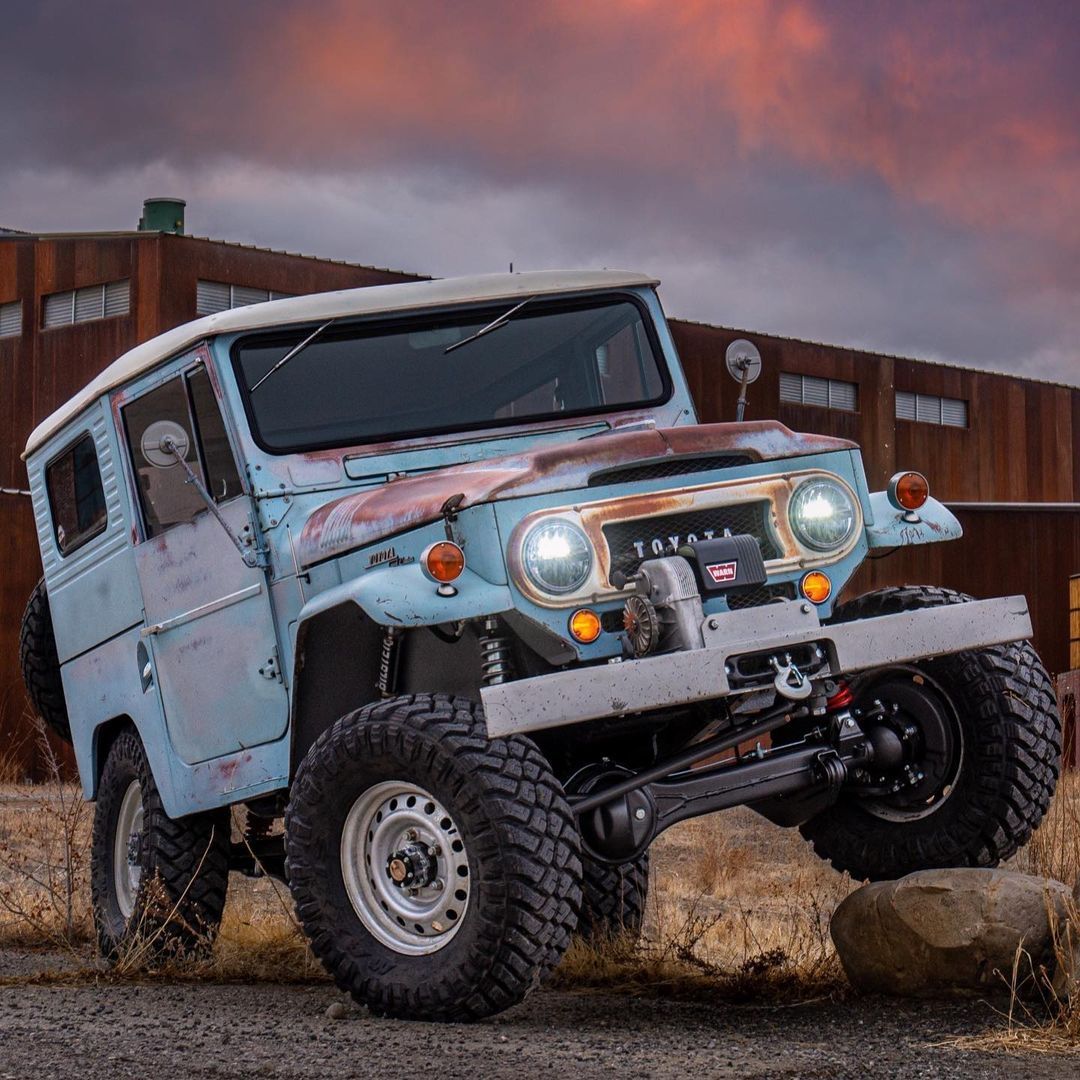 FJ40Cruisers's tweet photo. Holy smokes! 🔥
📸 @procruiser
...
"The Arnold Schwarzenegger of old school flex 💪! #oldschool #landcruiserrestoration #customfj #fj40 #customfj40 #fj40restoration #oldschoolbodybuilding @schwarzenegger #wehavesomuchfun @kevintannerphoto #rigidindustries #warnindustries" https://t.co/uc7DtWflaG