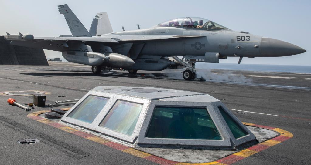 USNavy's tweet photo. @USNavy photos of the day: #USSMahan breaks away as #USNSMedgarEvers #UNREP with #USSMonterey, a Sailor stands watch aboard @TheCVN69, @NimitzNews #FltOps and #USSSterett live-fire in #US5thFlt. ⬇️ info & download ⬇️: https://t.co/vvkqugJcBF https://t.co/rWTfO6Yfph